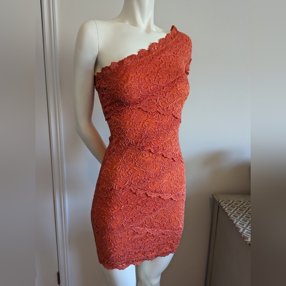 Lace Dress - Picture 3 of 5